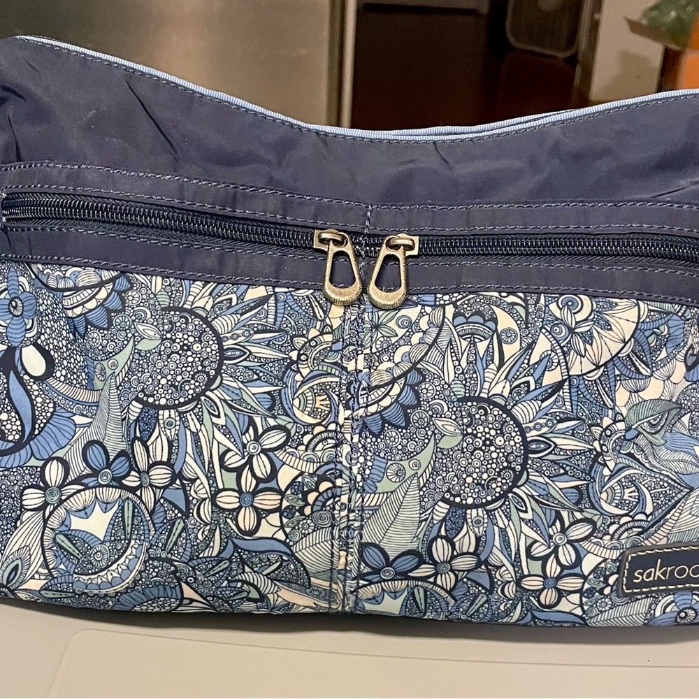 Sakroots Adventure Hobo Bag Crossbody Eco Twill Navy /White Spirt Desert Floral